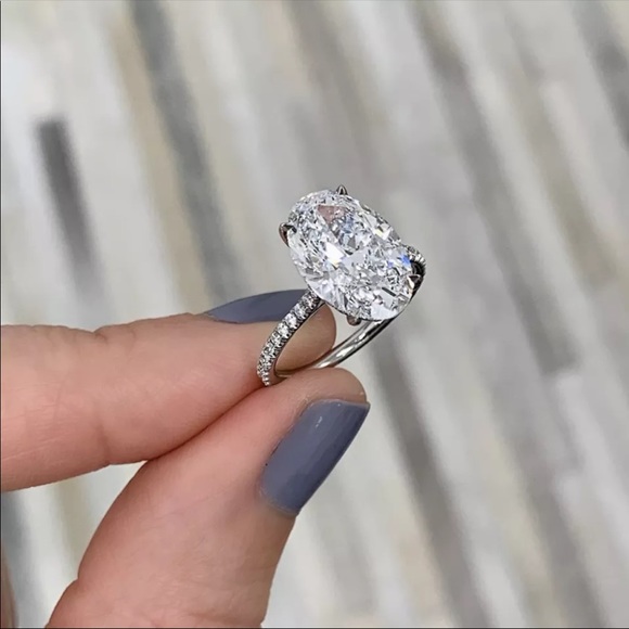 New Luxury 925 Silver Diamond Engagement Ring - Picture 2 of 4